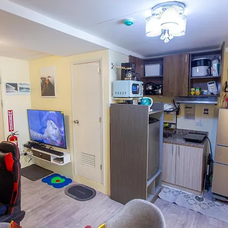 Pandora'S Nest Apartment Manila Exterior photo